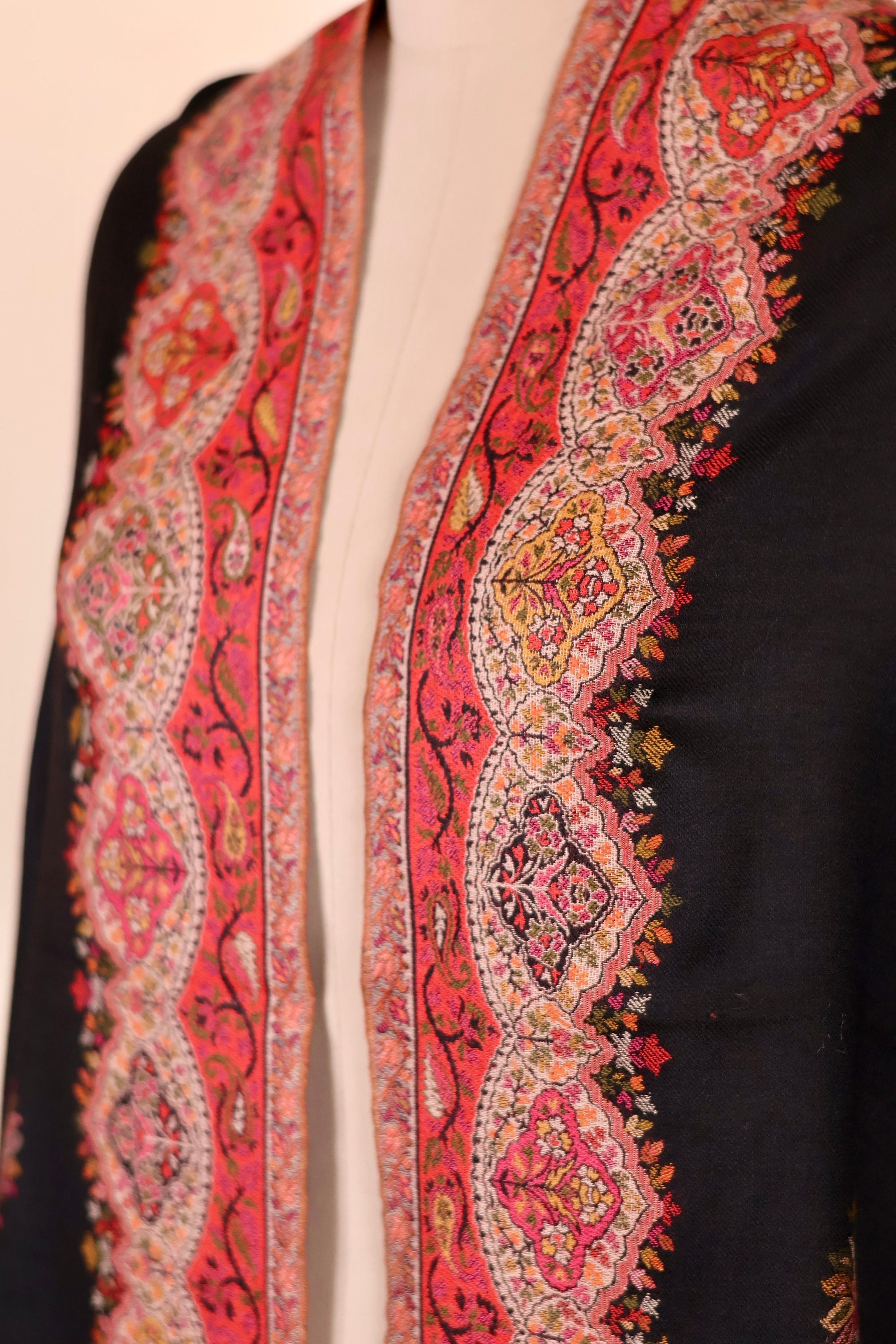 Pashmina Cashmere Shawl, Kalamkari Embroidery Kashmiri Black Pashmina Silk Shawl, Premium Cashmere Scarfs, Soft & Warm Shawls Christmas Gift