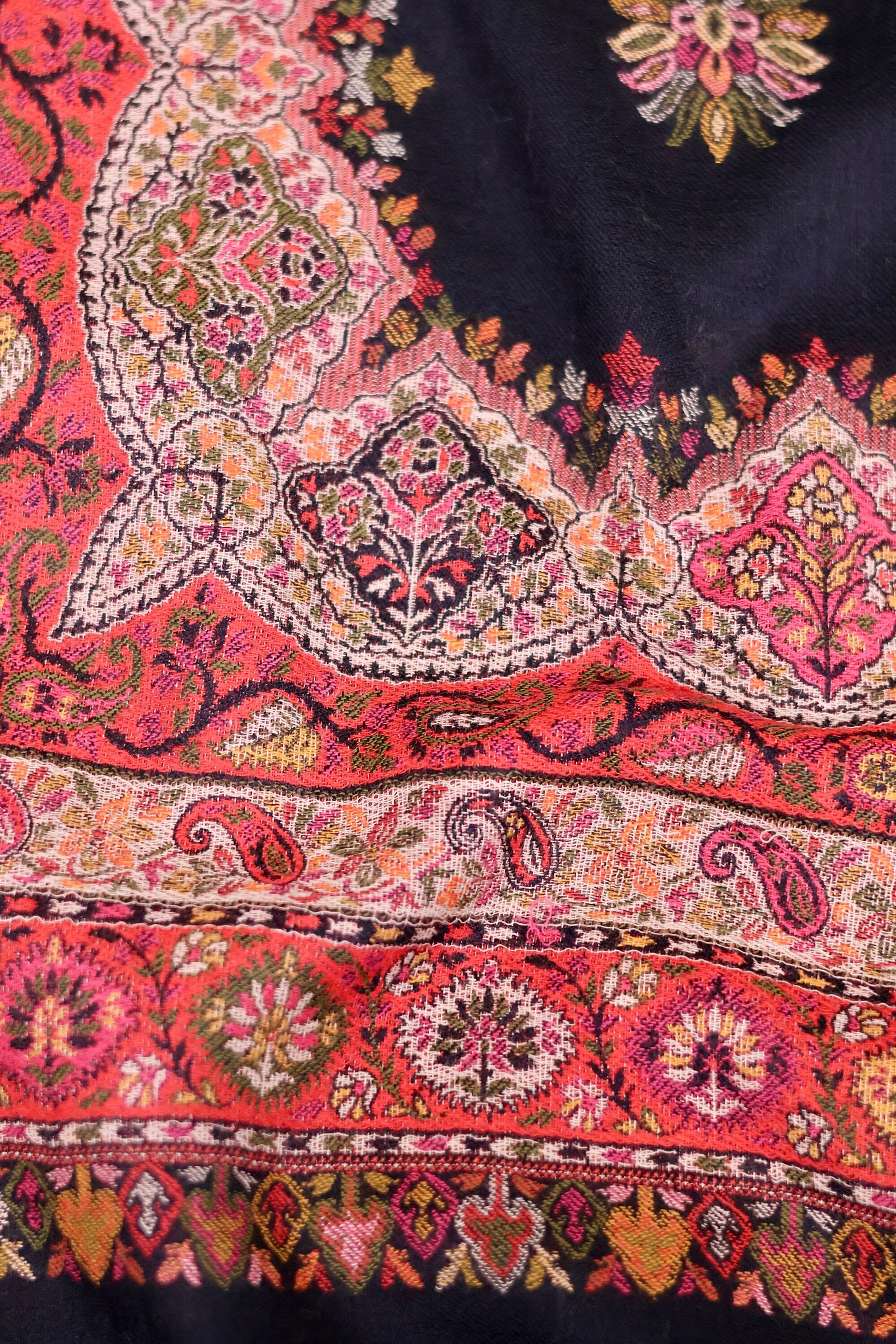 Pashmina Cashmere Shawl, Kalamkari Embroidery Kashmiri Black Pashmina Silk Shawl, Premium Cashmere Scarfs, Soft & Warm Shawls Christmas Gift