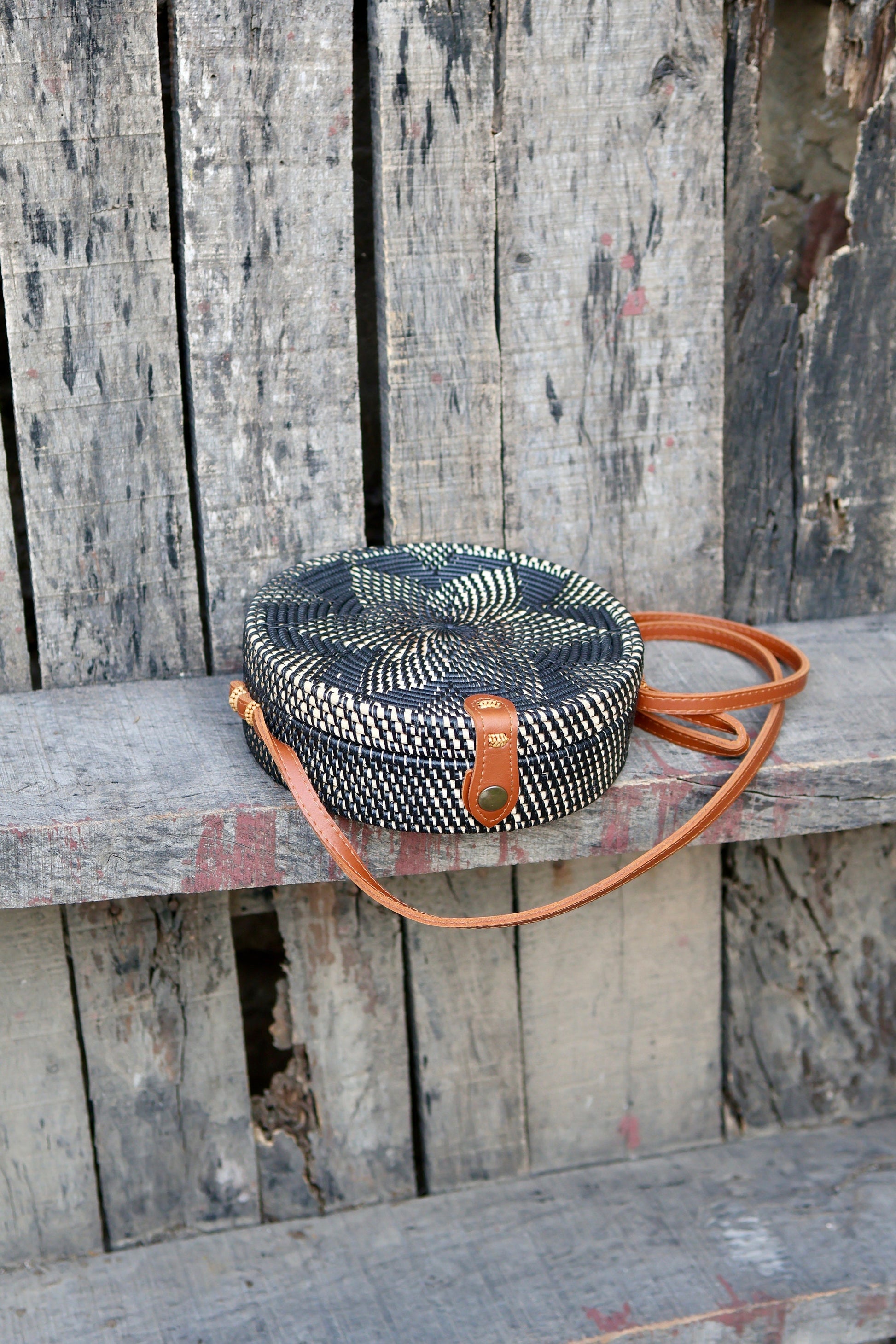 Round Rattan Bag with Flower Weaving, Bali Bag Handwoven Crossbody Purse, Braided Straw Bag, Bali Sling Bags, Rattan Bags, Gift for her