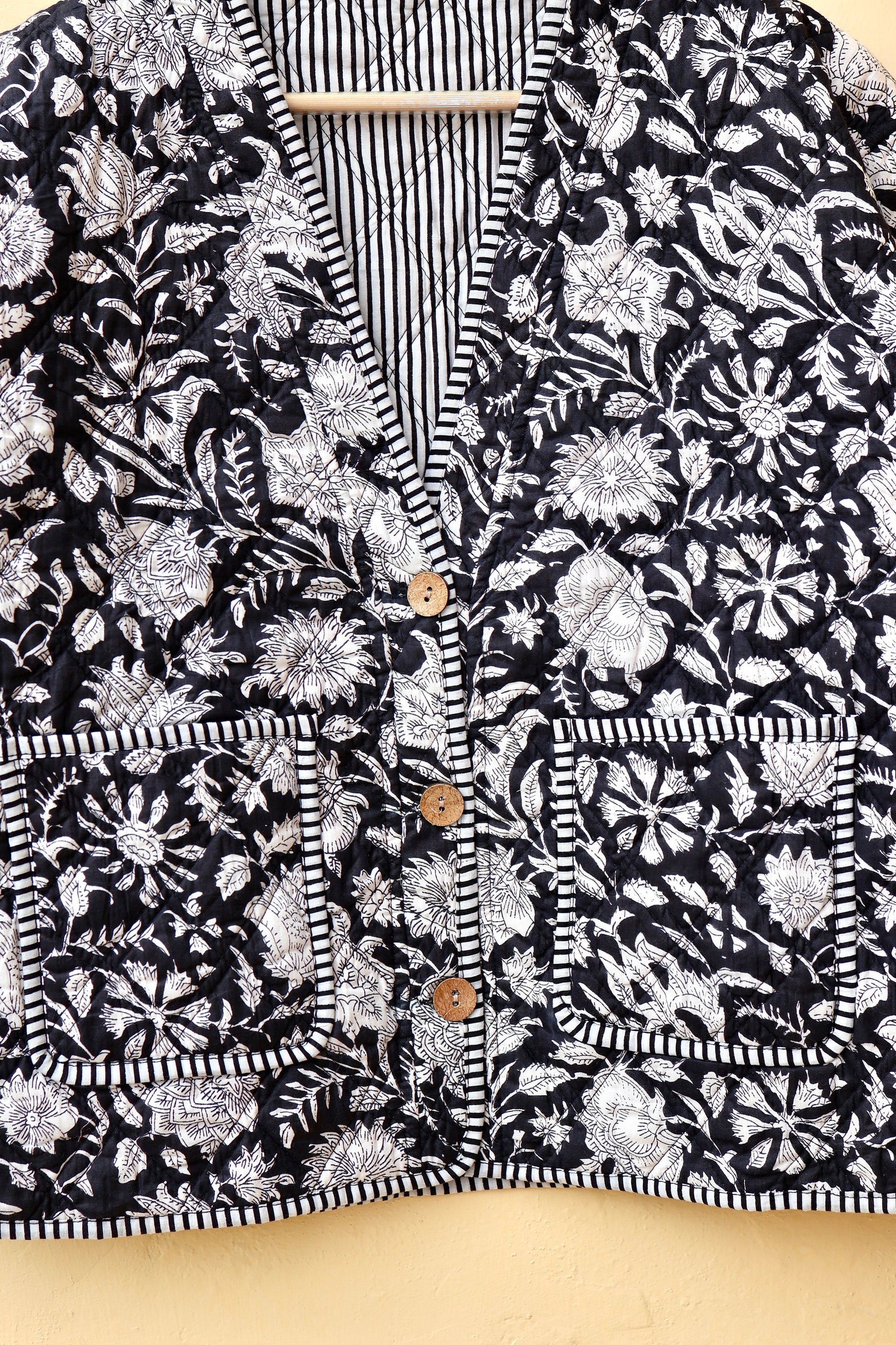 Indian Handmade Quilted Cotton Jacket, V-Neck Reversible Women's Vintage Black Floral Kimono Boho Coat, Spring Jacket Gift for Her