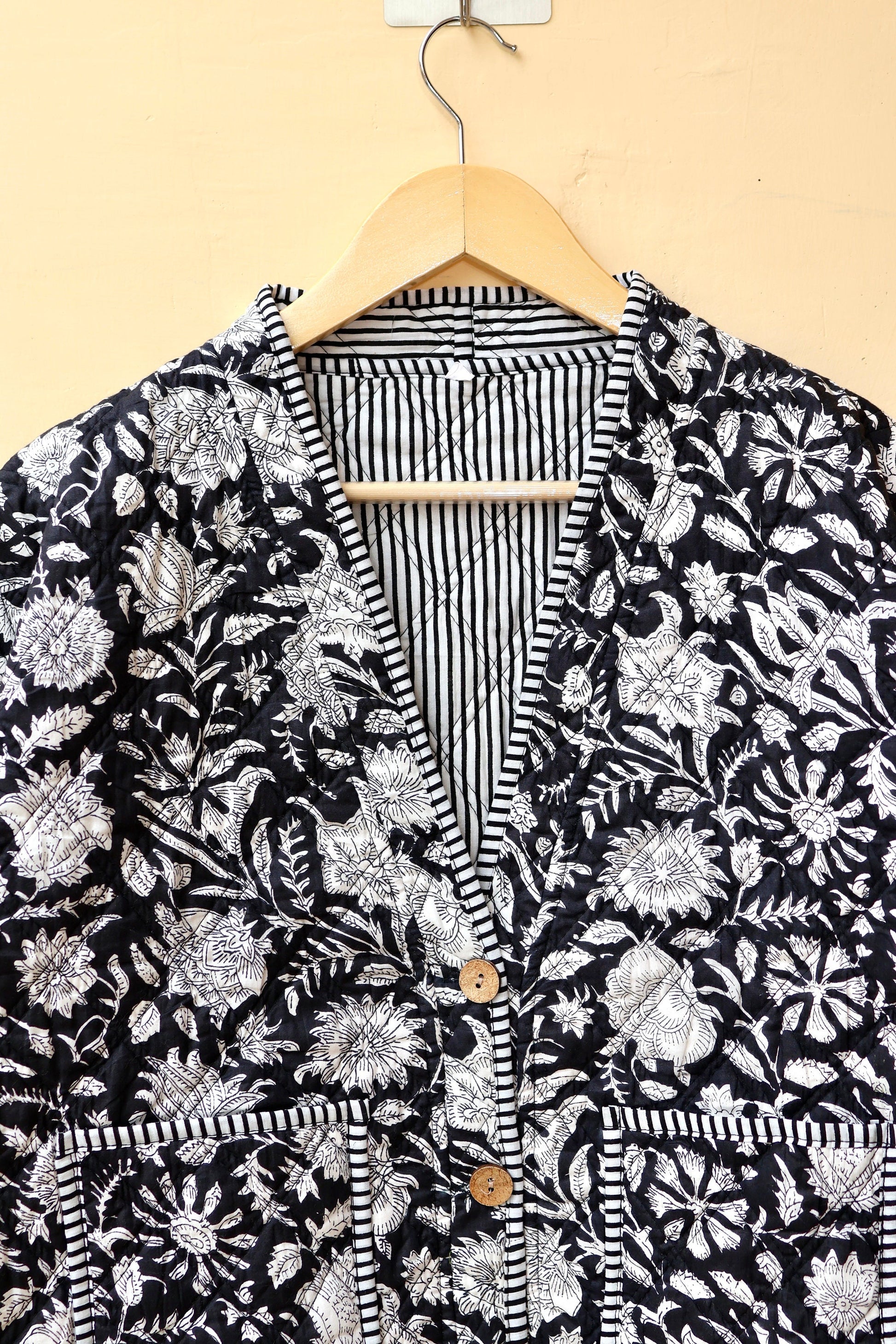 Indian Handmade Quilted Cotton Jacket, V-Neck Reversible Women's Vintage Black Floral Kimono Boho Coat, Spring Jacket Gift for Her