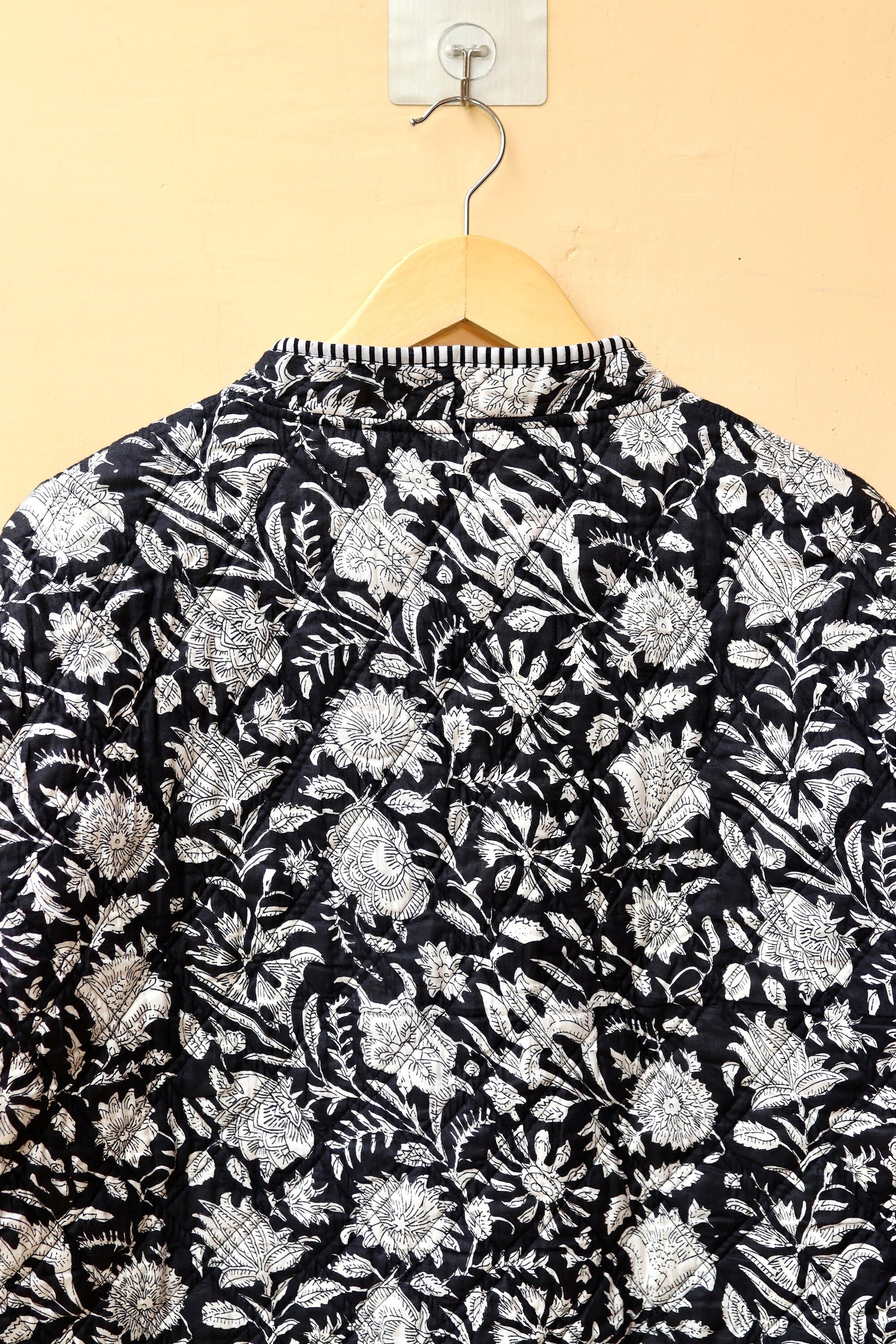 Indian Handmade Quilted Cotton Jacket, V-Neck Reversible Women's Vintage Black Floral Kimono Boho Coat, Spring Jacket Gift for Her