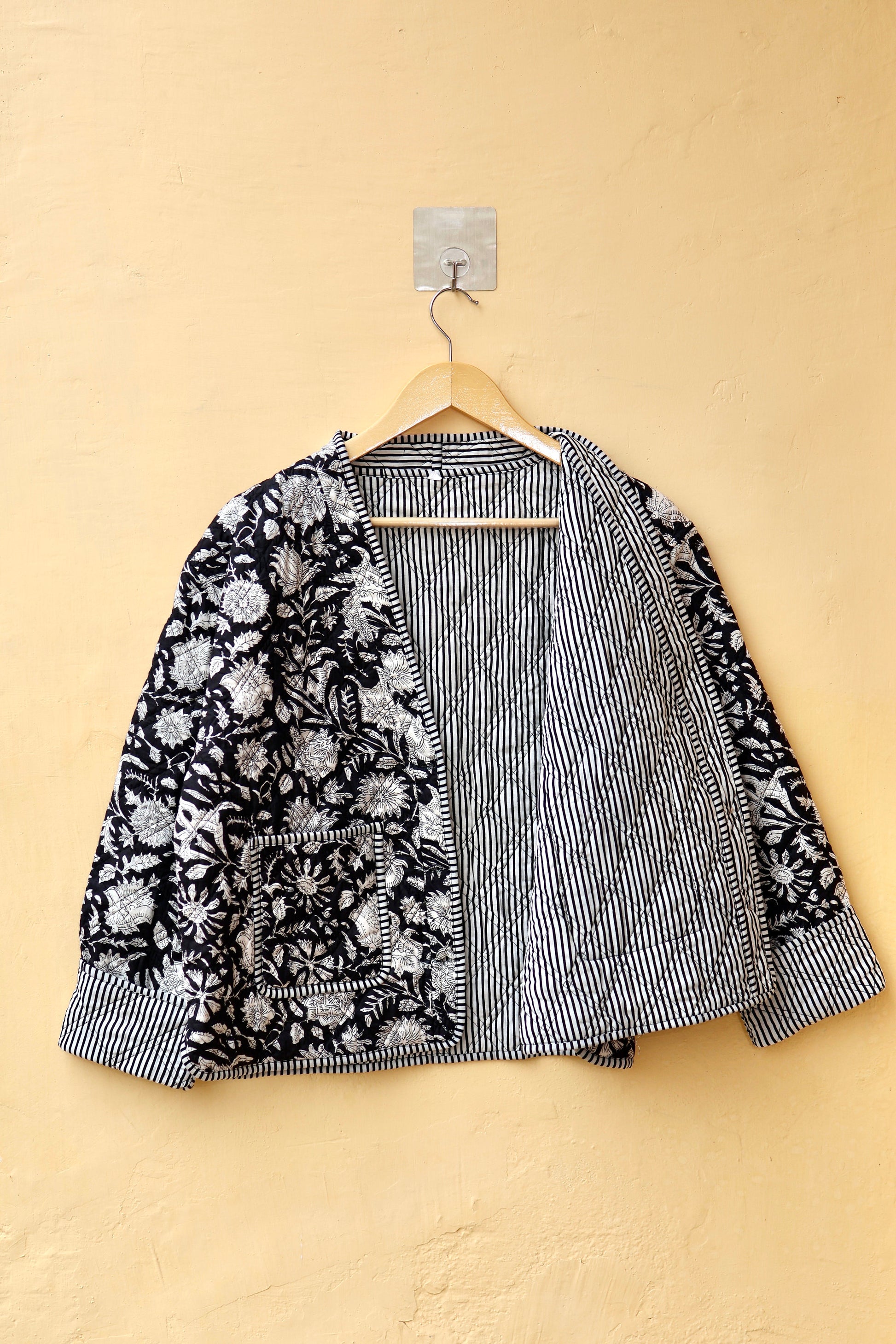 Indian Handmade Quilted Cotton Jacket, V-Neck Reversible Women's Vintage Black Floral Kimono Boho Coat, Spring Jacket Gift for Her