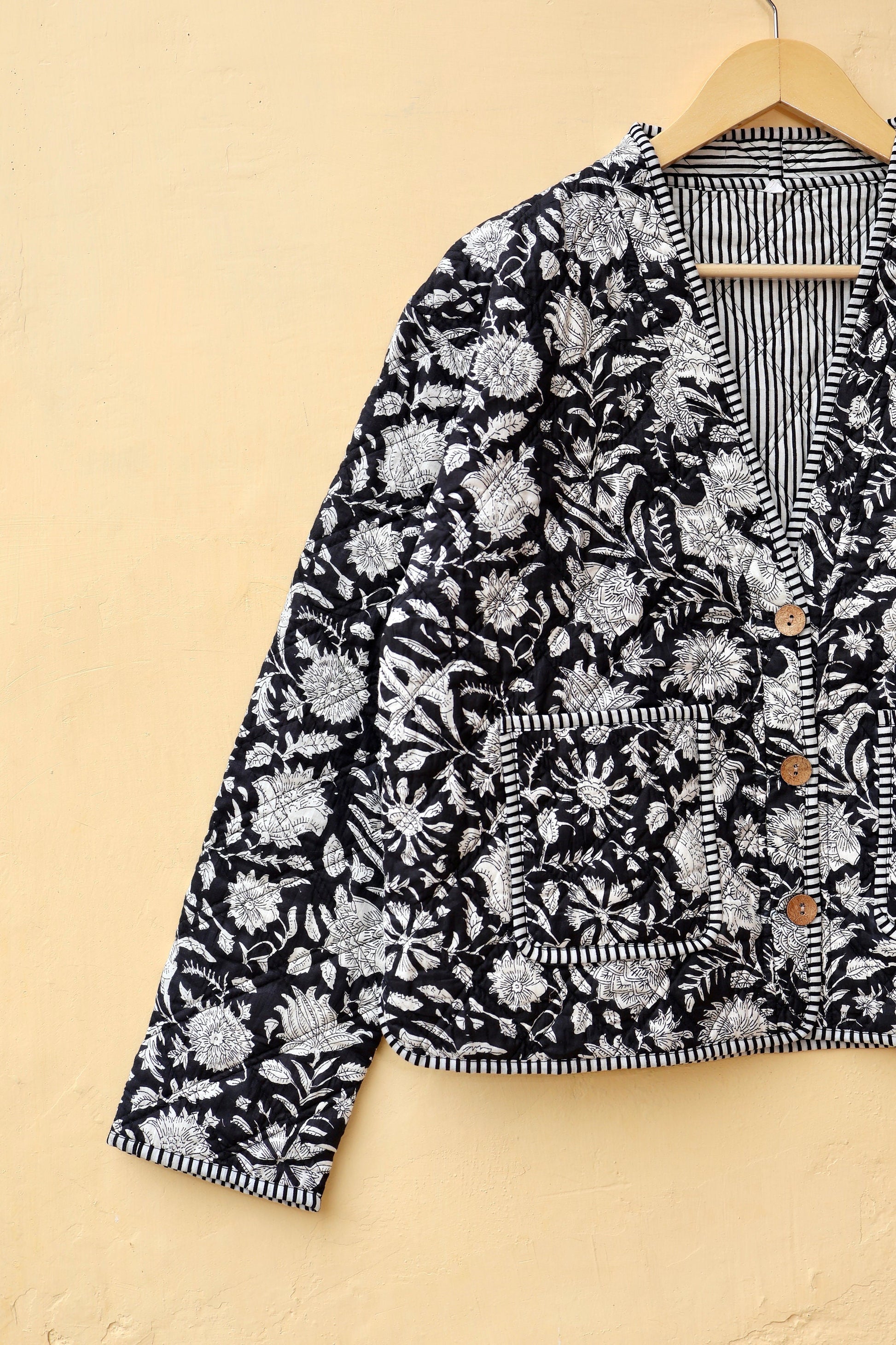 Indian Handmade Quilted Cotton Jacket, V-Neck Reversible Women's Vintage Black Floral Kimono Boho Coat, Spring Jacket Gift for Her