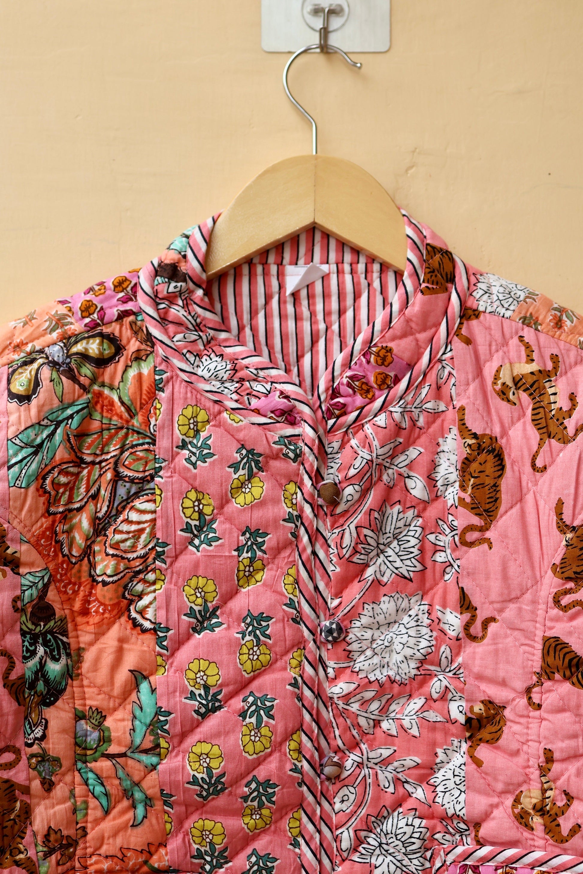 Indian Handmade Patchwork Cotton Quilted Jacket, Vintage Peach New Style Cotton Quilted Jacket, Reversible Women's Boho Coat, Gift for Her