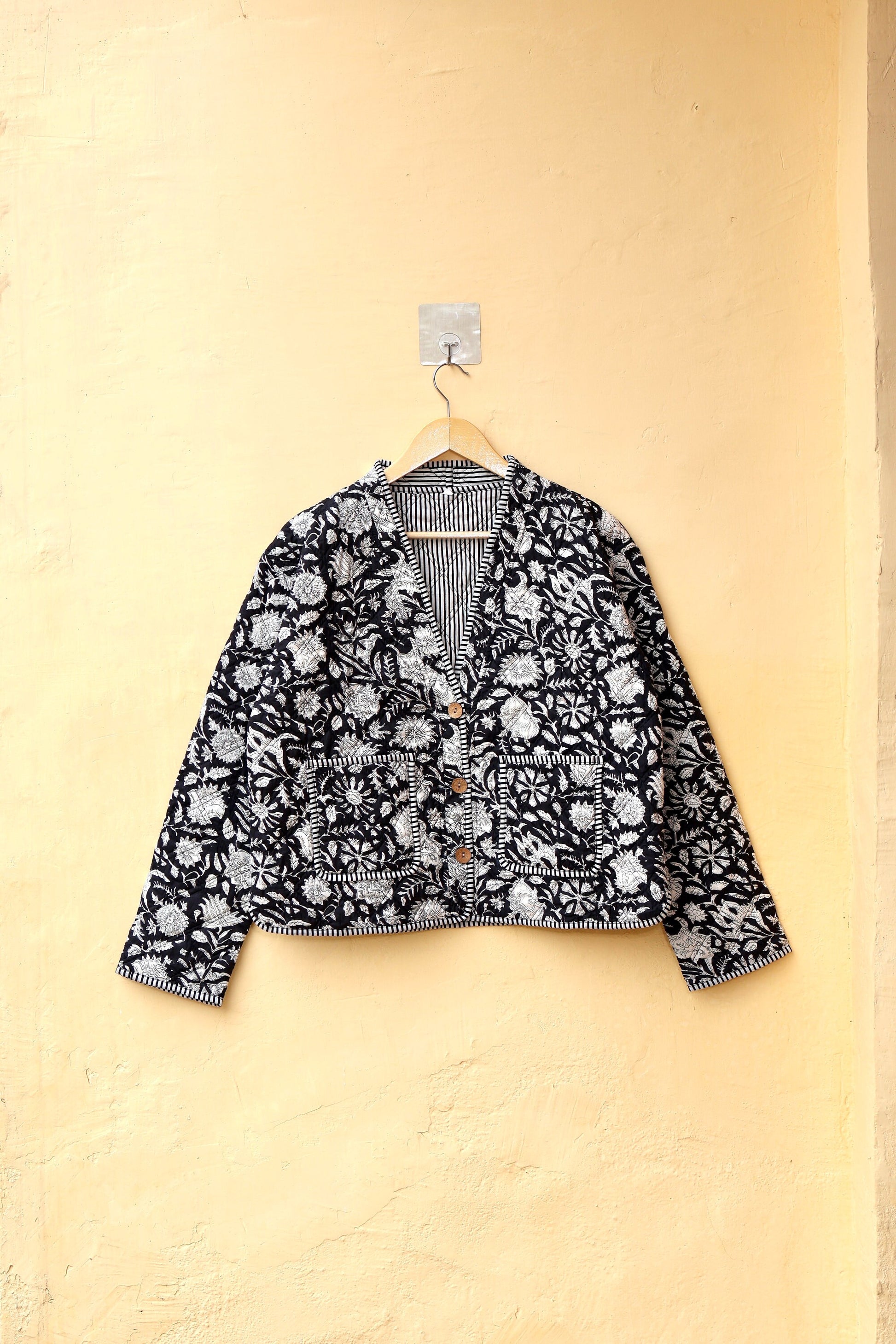 Indian Handmade Quilted Cotton Jacket, V-Neck Reversible Women's Vintage Black Floral Kimono Boho Coat, Spring Jacket Gift for Her