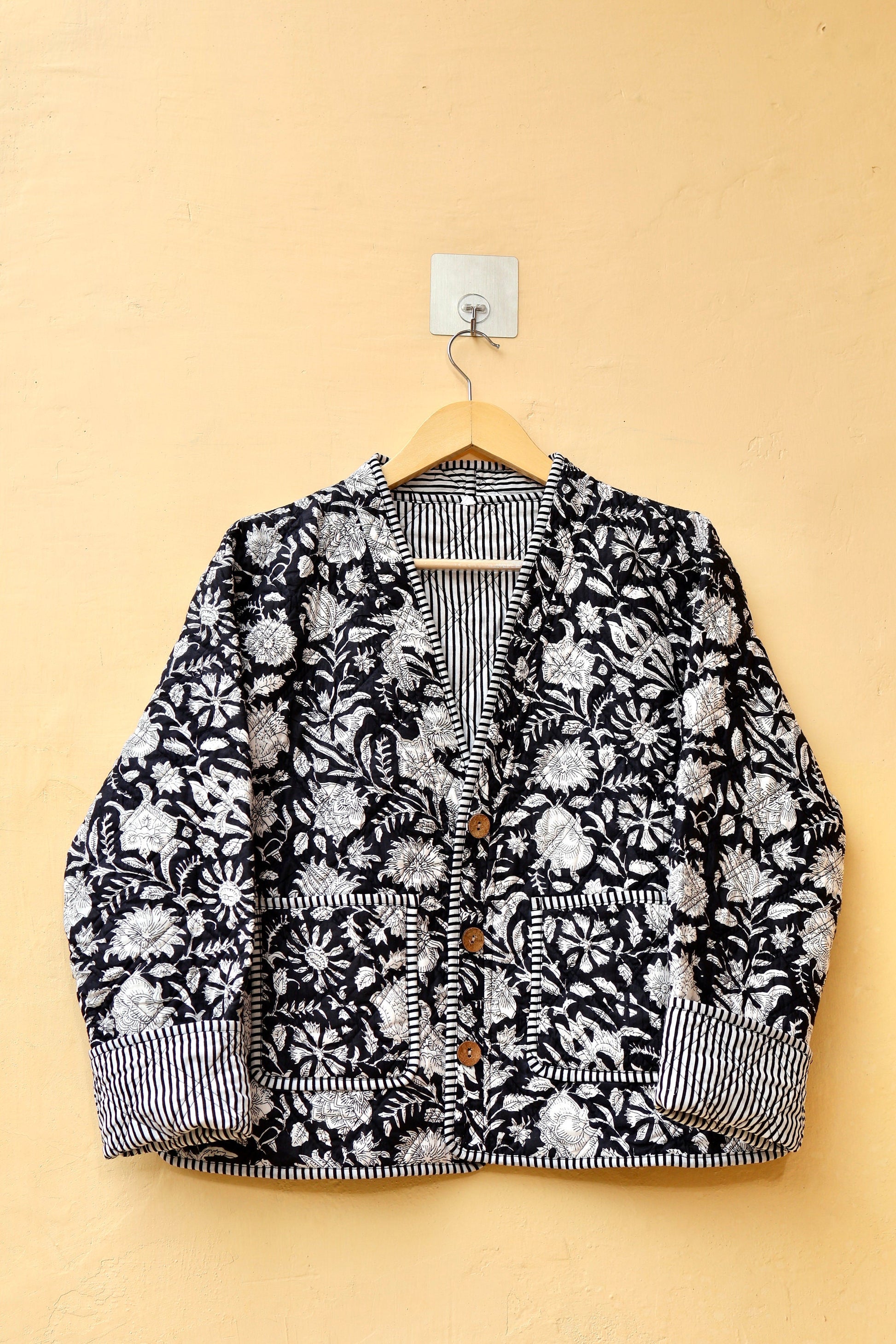 Indian Handmade Quilted Cotton Jacket, V-Neck Reversible Women's Vintage Black Floral Kimono Boho Coat, Spring Jacket Gift for Her