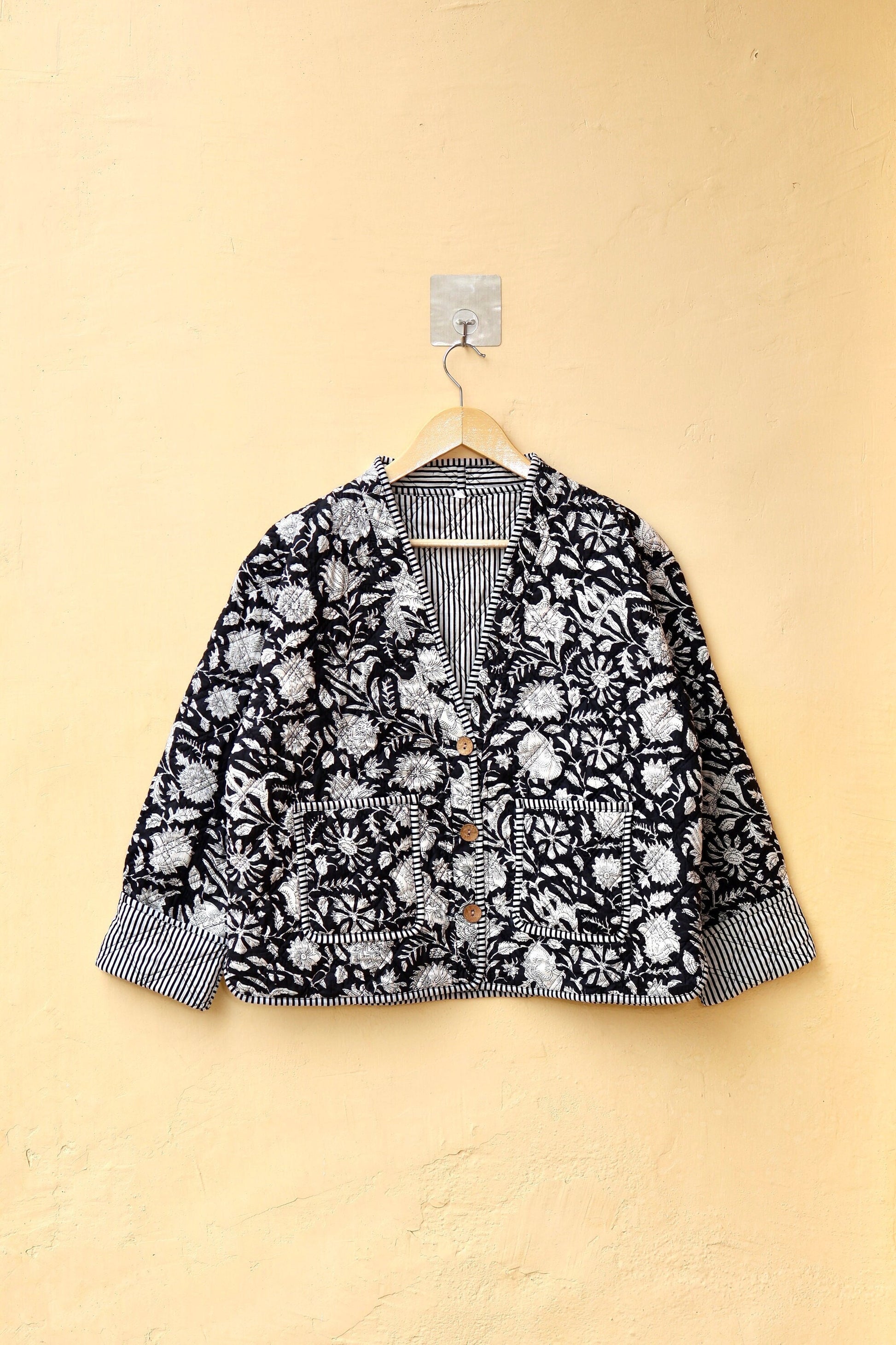 Indian Handmade Quilted Cotton Jacket, V-Neck Reversible Women's Vintage Black Floral Kimono Boho Coat, Spring Jacket Gift for Her