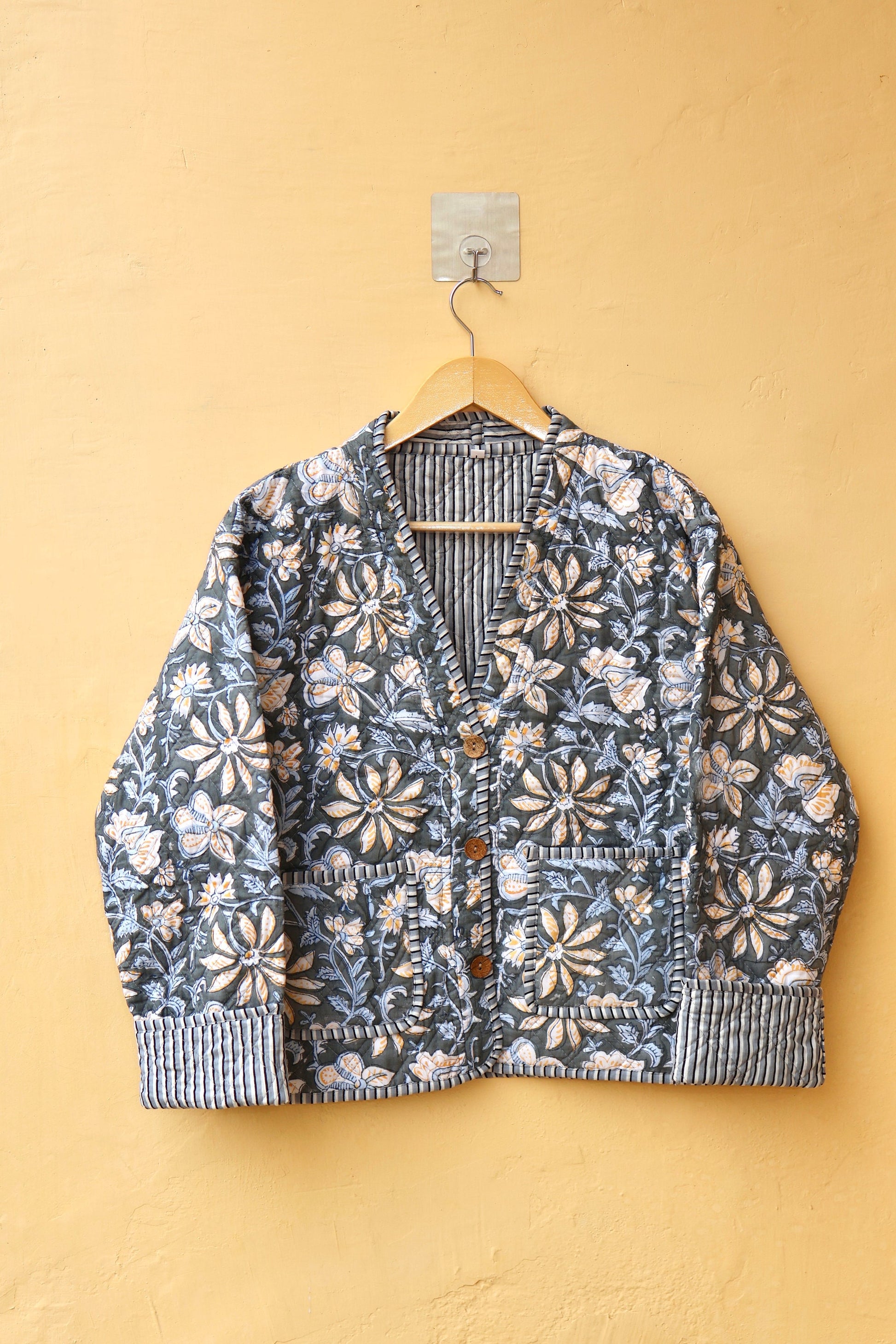 Cotton Quilted Jacket V-Neck New Style Kantha Jacket Hand Block Print Floral Indian Women's Clothing Coat, Boho Jacket Spring Gift for Her