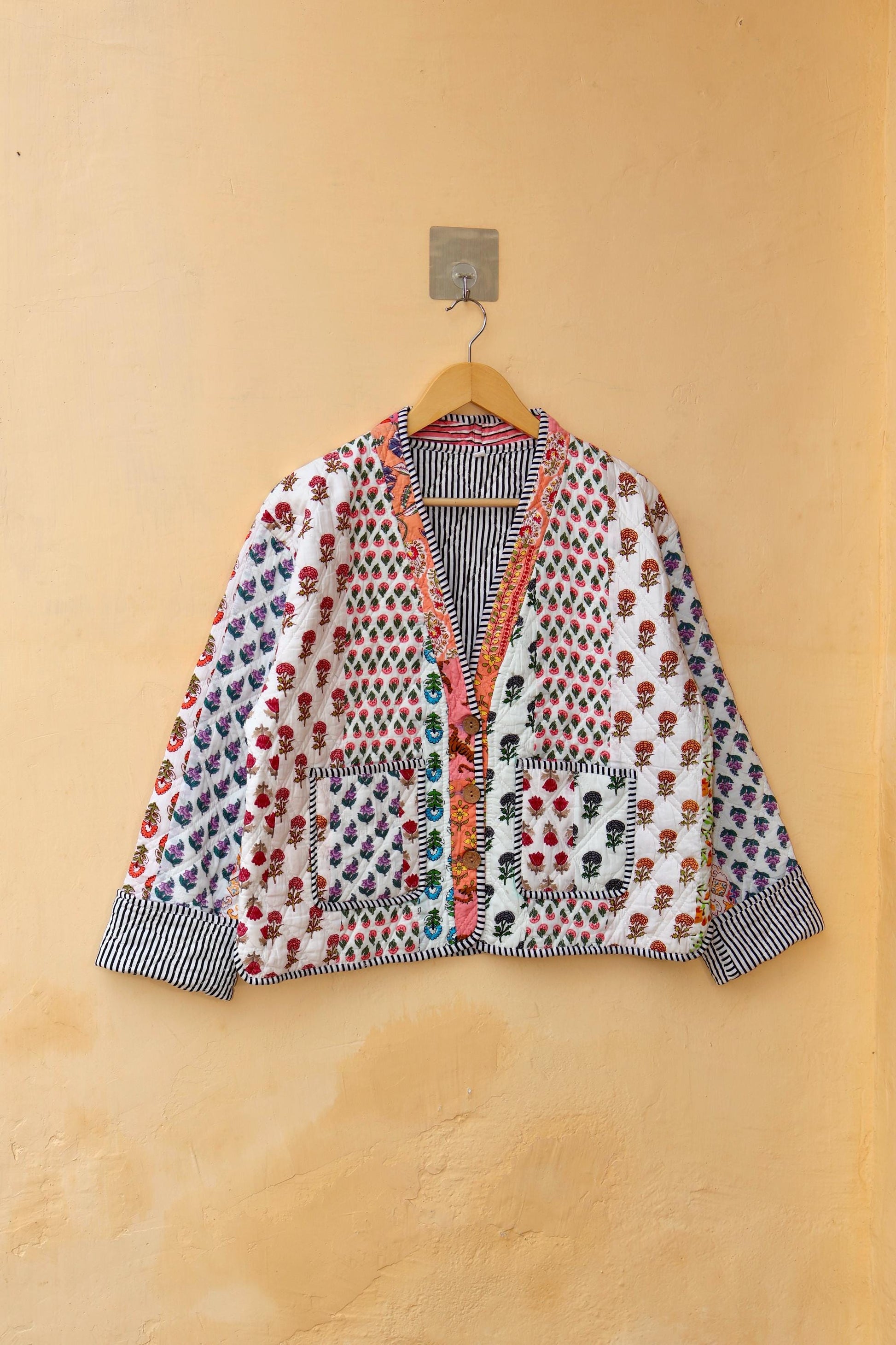 Indian Handmade Quilted Cotton Jacket White Patchwork Women's Reversible Coat, Kimono Vintage Bohemian Jacket, Spring Style Gift for Her