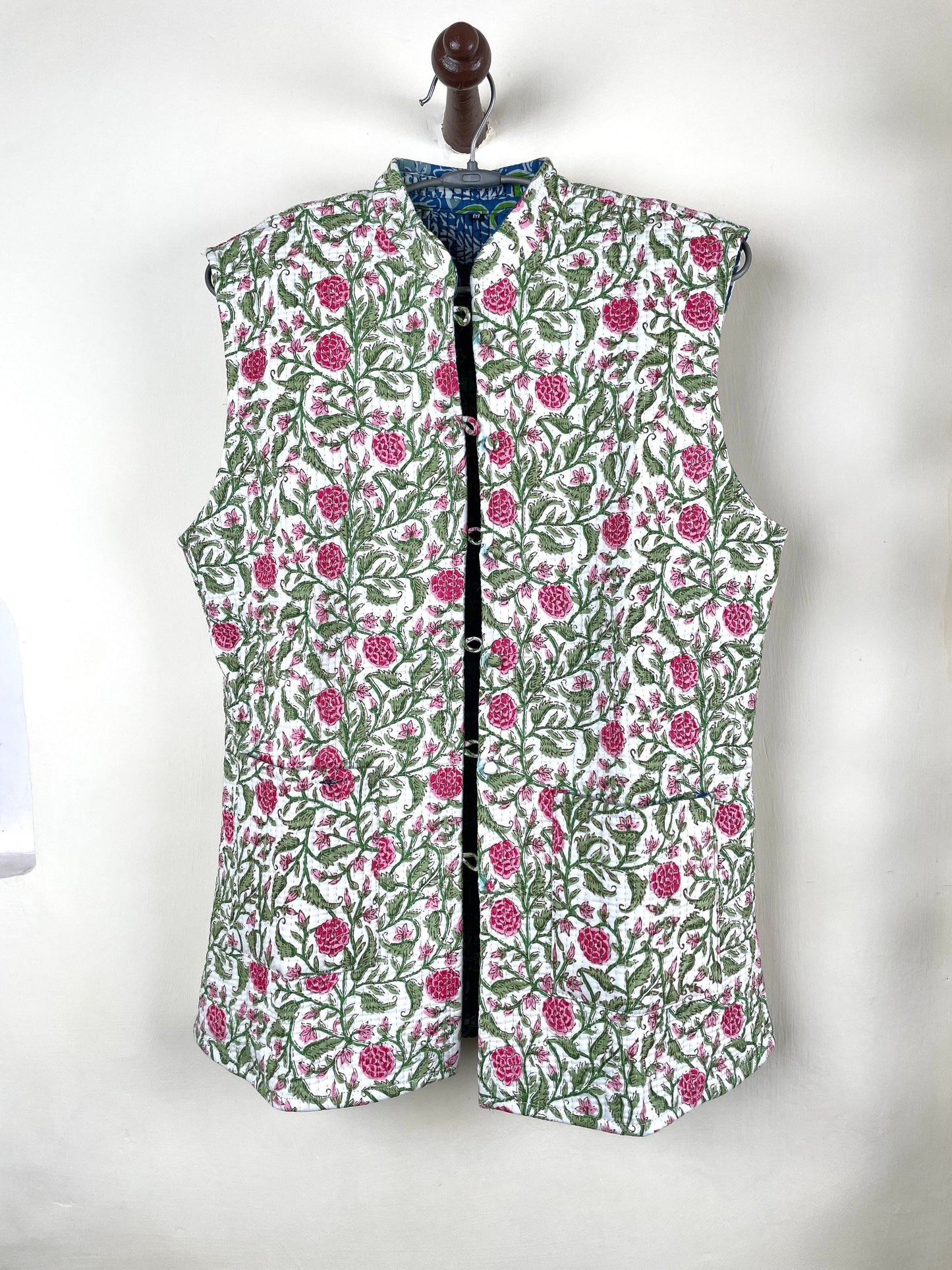 Indian Handmade Quilted Cotton Sleeveless Jacket White & Pink Floral Stylish Women's Vest, Reversible Waistcoat for Her