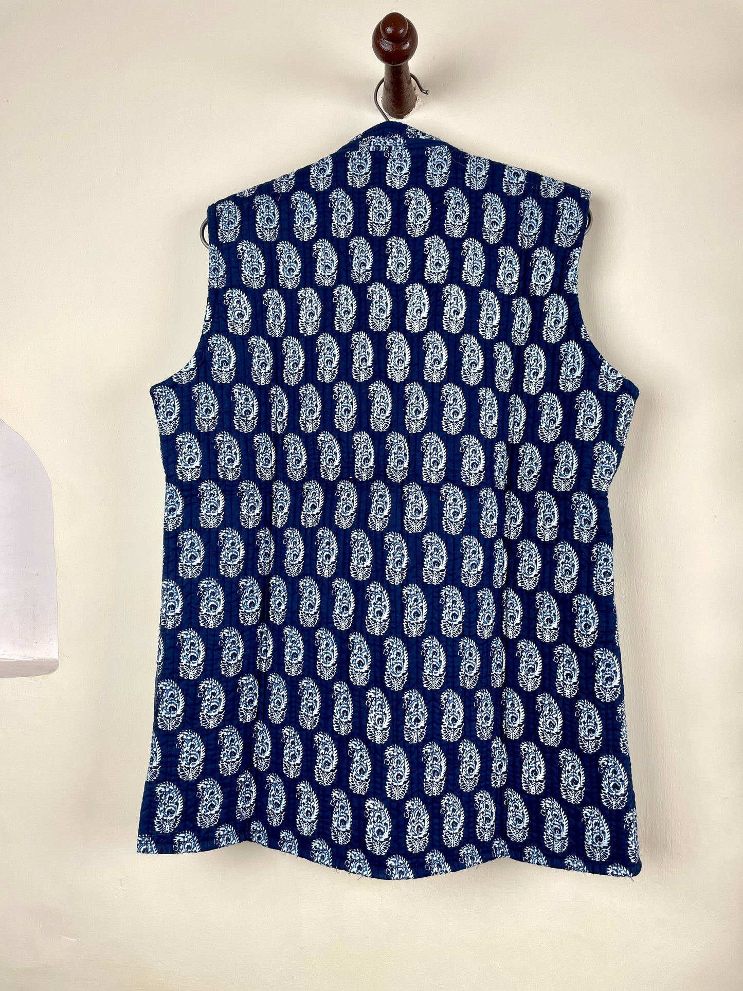 Indian Handmade Quilted Cotton Sleeveless Jacket Blue & White Stylish Women's Coat, Reversible Jacket for Her