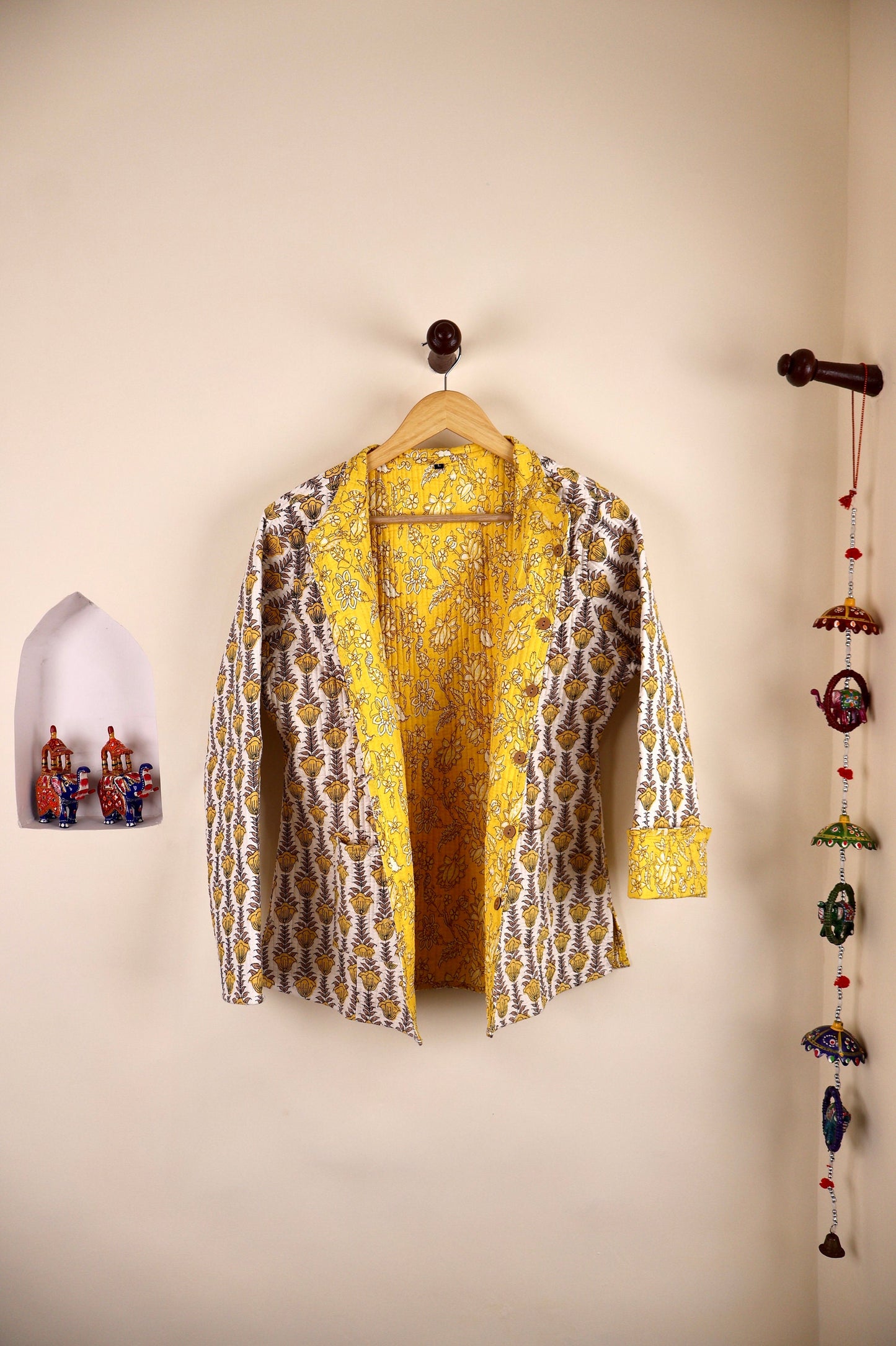 Indian Handmade Quilted Cotton Fabric Kantha Jacket Stylish White & Yellow Floral Bohemian Women's Coat, Reversible Waistcoat for Her