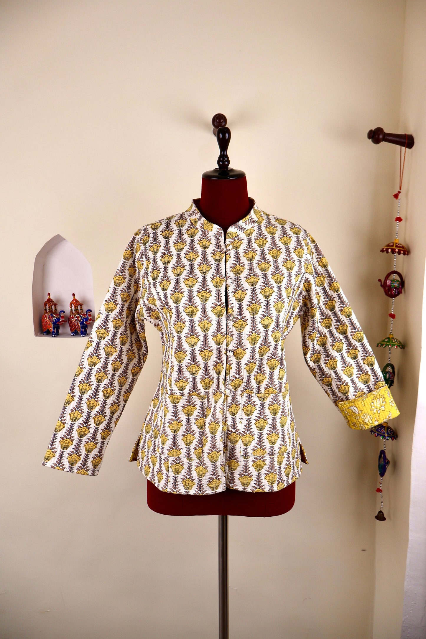 Indian Handmade Quilted Cotton Fabric Kantha Jacket Stylish White & Yellow Floral Bohemian Women's Coat, Reversible Waistcoat for Her