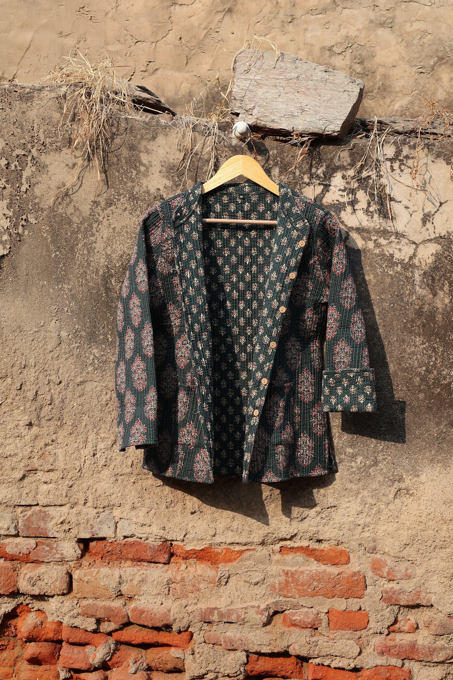 Indian Handmade Quilted Kantha Cotton Fabric Jacket Stylish Green Floral Women's Coat, Reversible Waistcoat for Her
