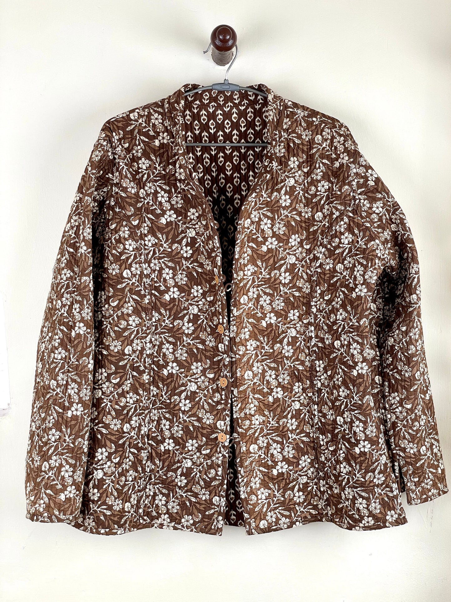 Indian Handmade Quilted Cotton Fabric Jacket Stylish Brown & White Floral Women's Coat, Reversible Waistcoat, Christmas Gift for Her