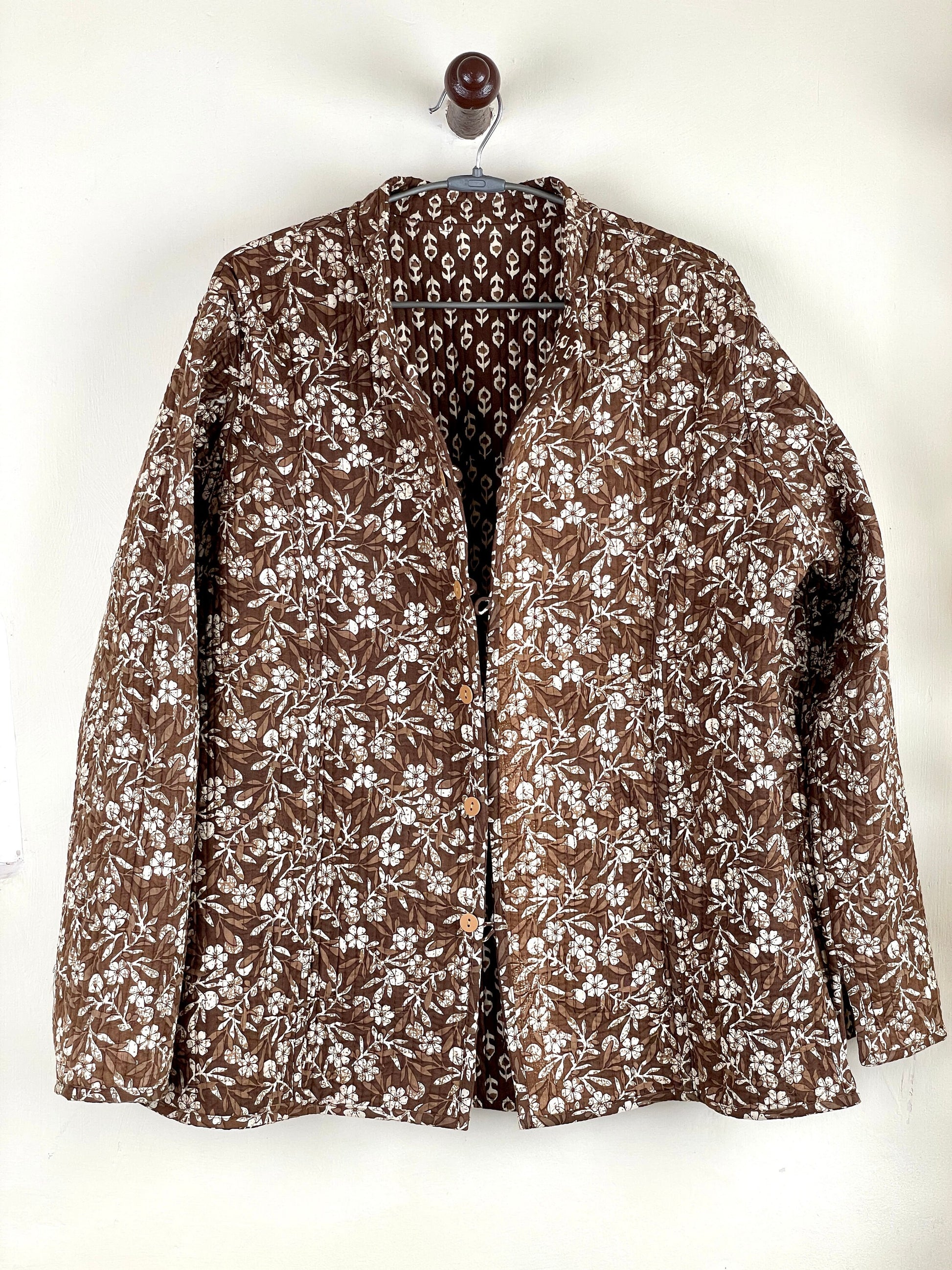 Indian Handmade Quilted Cotton Fabric Jacket Stylish Brown & White Floral Women's Coat, Reversible Waistcoat, Christmas Gift for Her