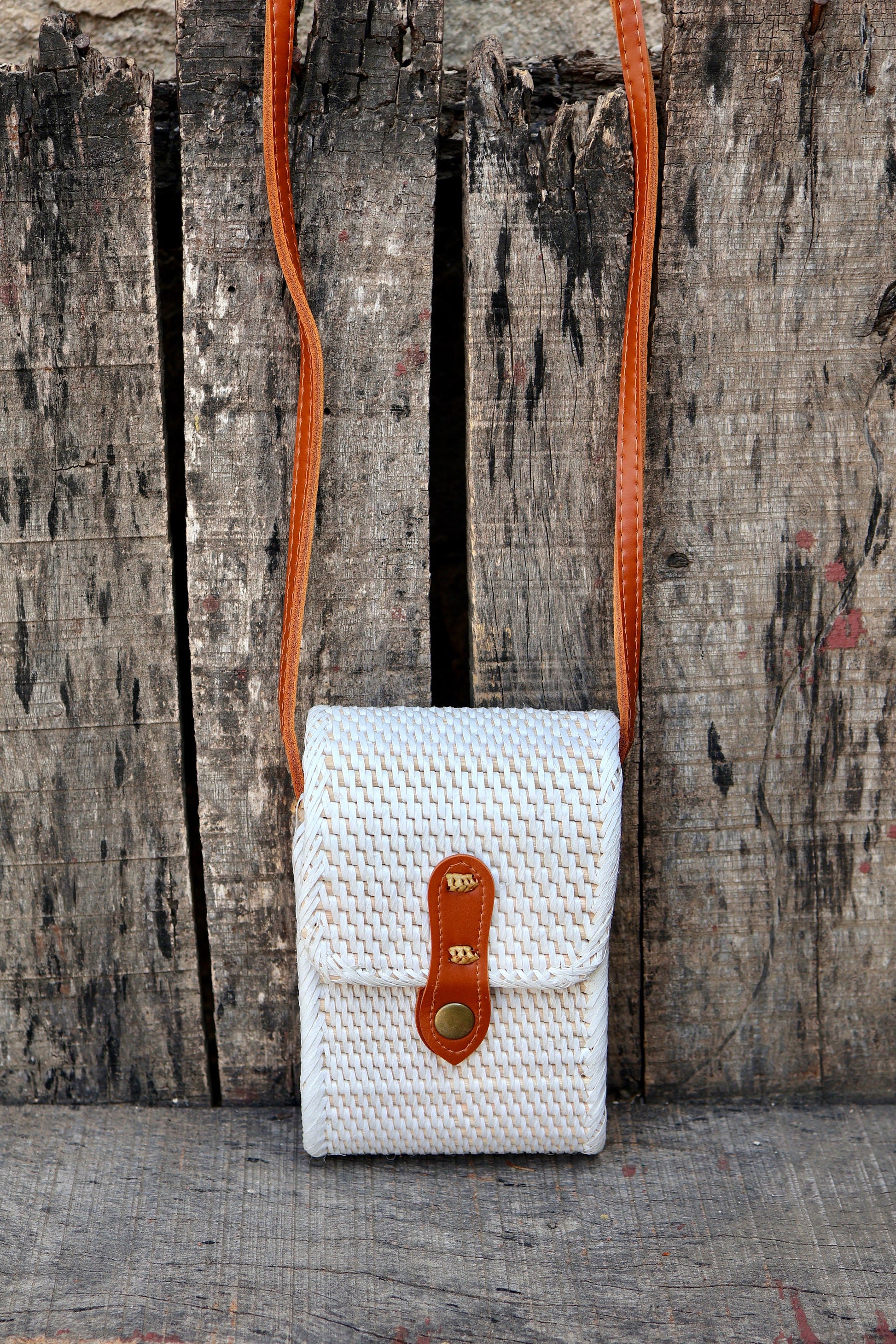 Small Handwoven Rattan Bali Bag, Shoulder Bag, Crossbody Purse for Mobile Phone, Braided Straw Bag, Bohemian Style Rattan Bags, Gift for her