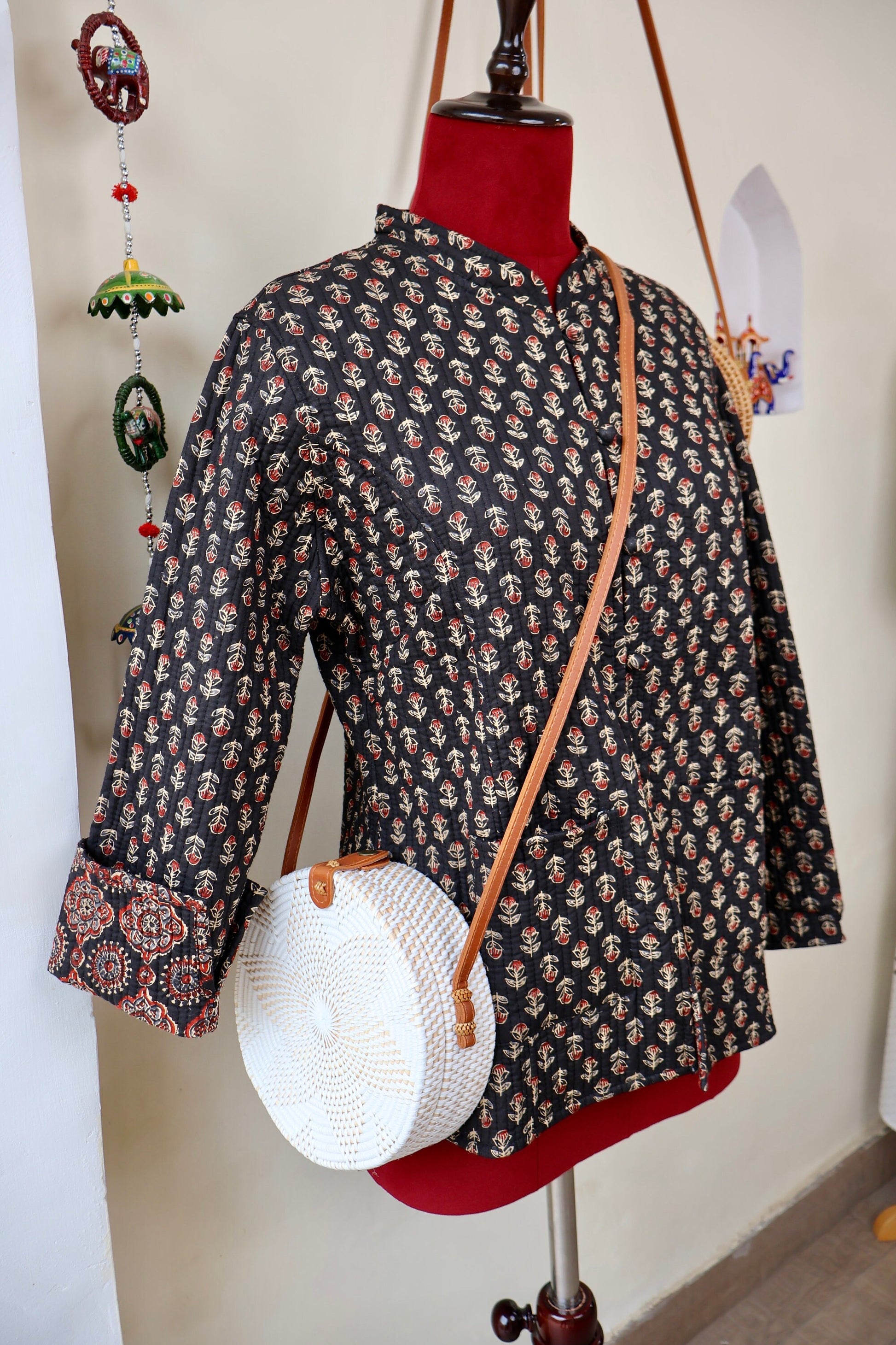 Round Rattan Bag with Flower Weaving, Bali Bag Handwoven Crossbody Purse, Braided Straw Bag, Bali Sling Bags, Rattan Bags, Gift for her