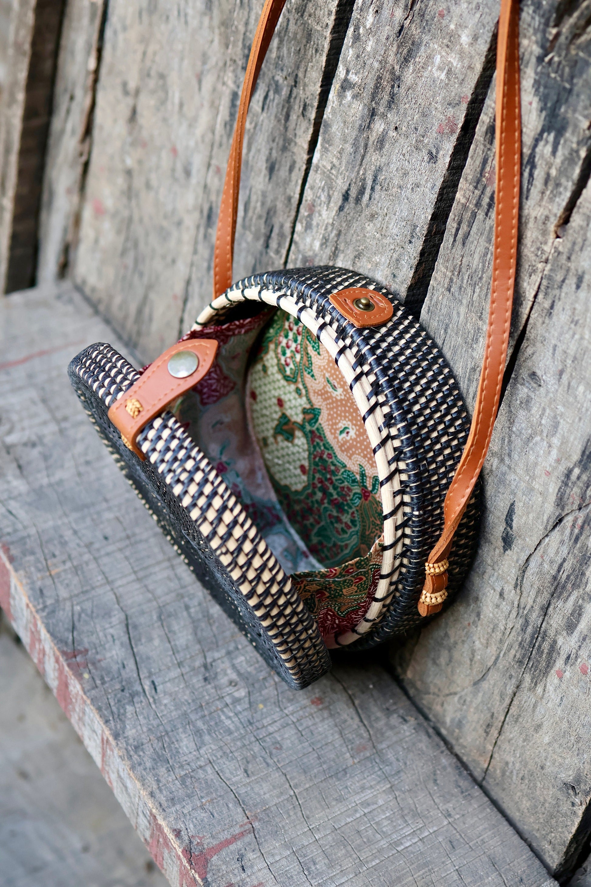 Round Rattan Bag with Flower Weaving, Bali Bag Handwoven Crossbody Purse, Braided Straw Bag, Bali Sling Bags, Rattan Bags, Gift for her