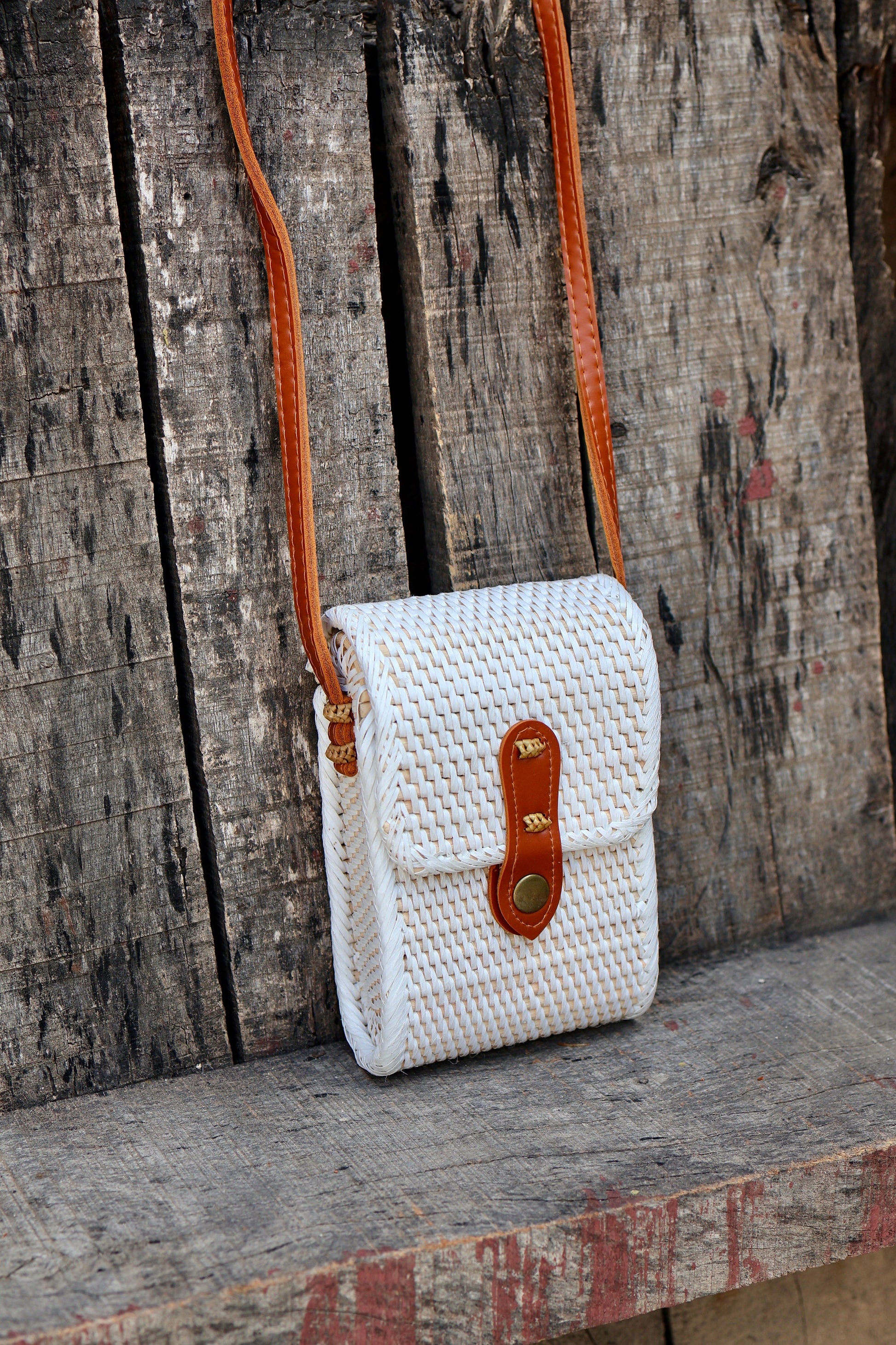 Small Handwoven Rattan Bali Bag, Shoulder Bag, Crossbody Purse for Mobile Phone, Braided Straw Bag, Bohemian Style Rattan Bags, Gift for her