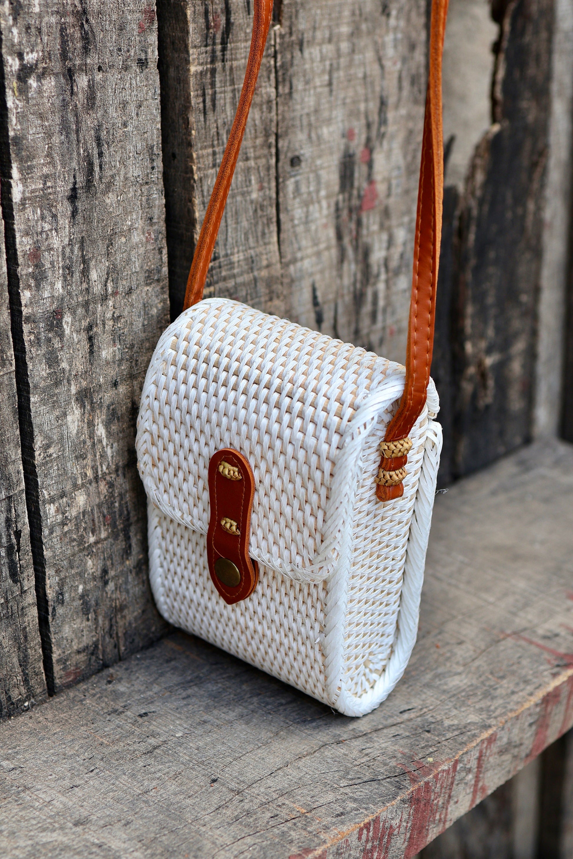 Small Handwoven Rattan Bali Bag, Shoulder Bag, Crossbody Purse for Mobile Phone, Braided Straw Bag, Bohemian Style Rattan Bags, Gift for her